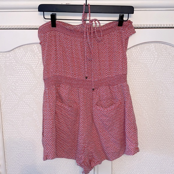 Patterned Romper that ties around neck - Picture 2 of 2
